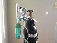 医療用酸素ガス圧力調整器